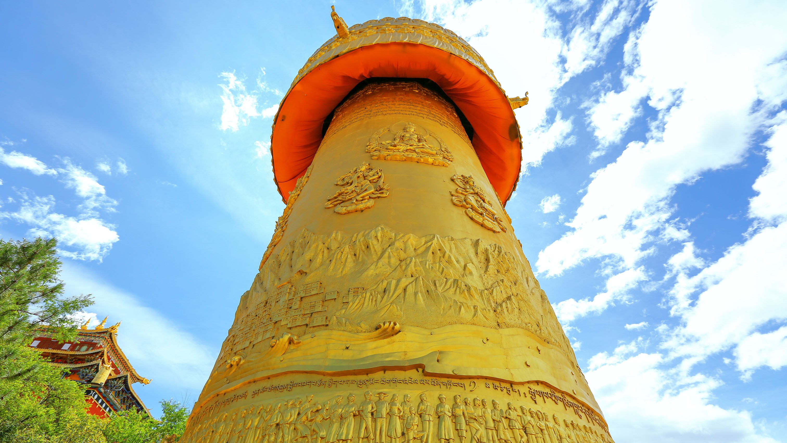 33-1獨克宗古城轉金桶.jpg